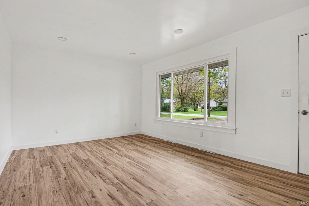 Photo of 1605 Erwin Street, Elkhart, IN 46514 (MLS # 202616872)