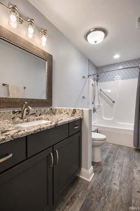 Tiny photo for 116 N Ashton Lane, Valparaiso, IN 46385 (MLS # 202622475)