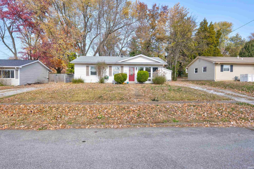 Photo of 713 Thornberry Drive, Evansville, IN 47710 (MLS # 202546472)