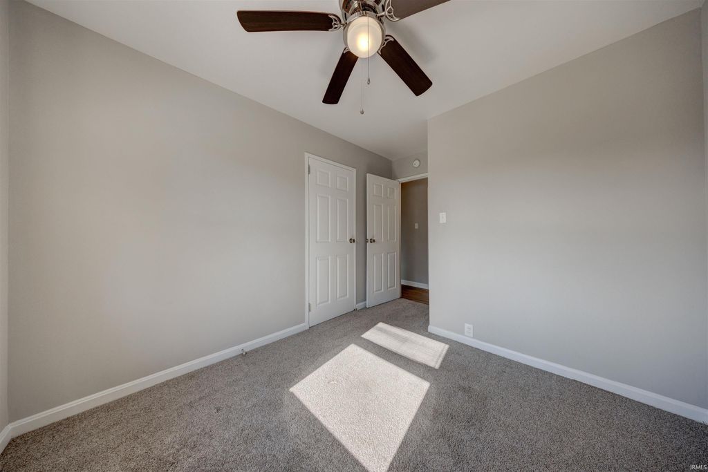 Photo of 713 Thornberry Drive, Evansville, IN 47710 (MLS # 202546472)