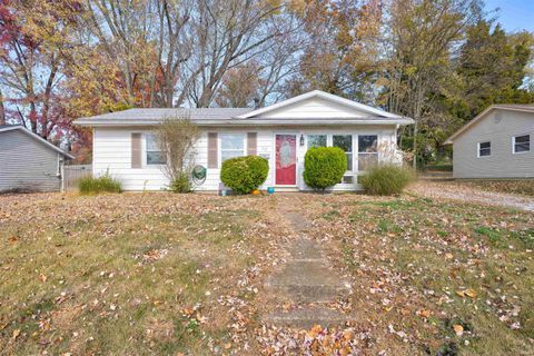Photo of 713 Thornberry Drive, Evansville, IN 47710 (MLS # 202546472)