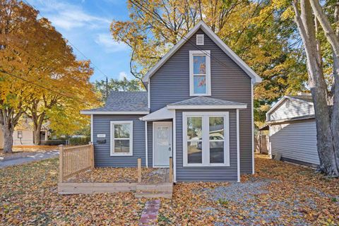 Photo of 1441 E Monroe Street, Kokomo, IN 46901 (MLS # 202542724)