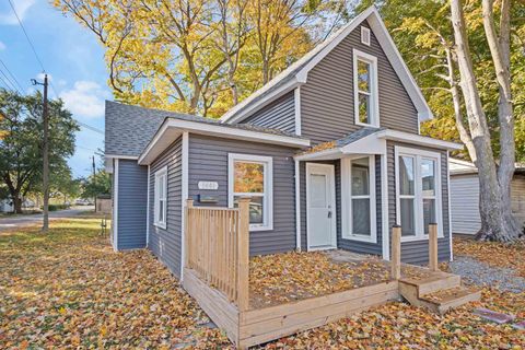 Tiny photo for 1441 E Monroe Street, Kokomo, IN 46901 (MLS # 202542724)