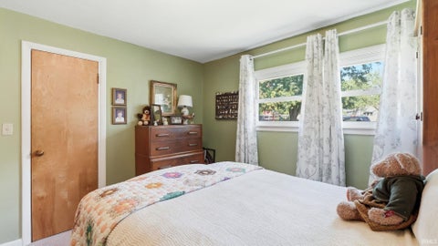 Tiny photo for 2120 Broadmoor Avenue, Fort Wayne, IN 46818 (MLS # 202635612)