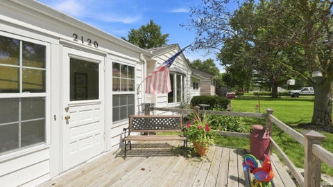 Tiny photo for 2120 Broadmoor Avenue, Fort Wayne, IN 46818 (MLS # 202635612)