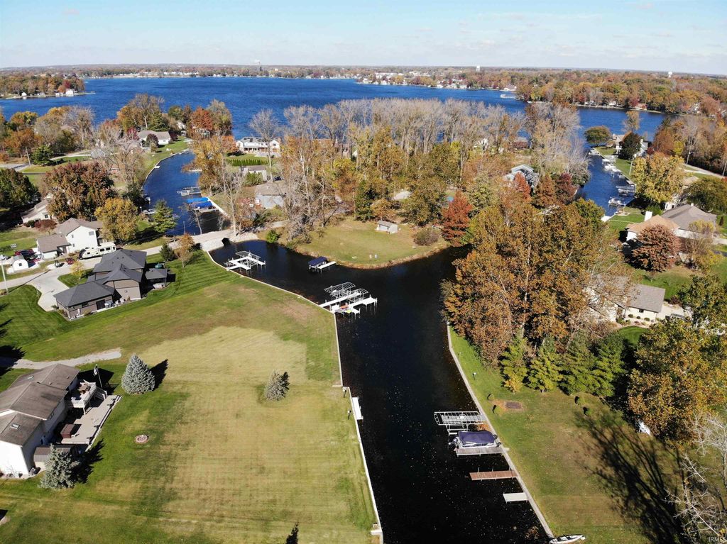 Photo of 102 Southfield Road, Winona Lake, IN 46590 (MLS # 202544365)