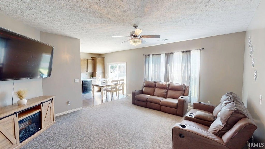Photo of 1405 N Hunters Crossing Pass, Huntingburg, IN 47542 (MLS # 202636799)