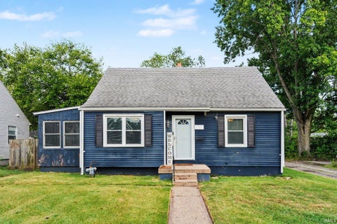 Tiny photo for 1111 Blyler Place, South Bend, IN 46616 (MLS # 202638860)