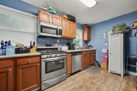 Tiny photo for 1111 Blyler Place, South Bend, IN 46616 (MLS # 202638860)