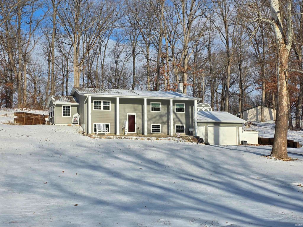 Photo of 8125 E Old U.S. 33 Highway, Churubusco, IN 46723 (MLS # 202542436)