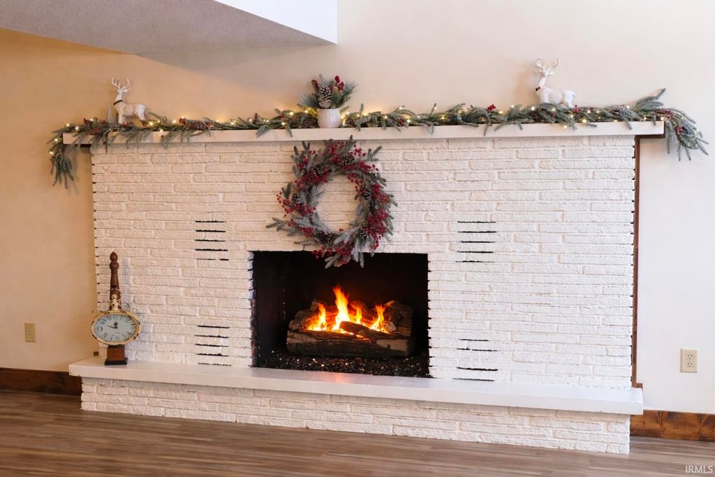 Photo of 8125 E Old U.S. 33 Highway, Churubusco, IN 46723 (MLS # 202542436)