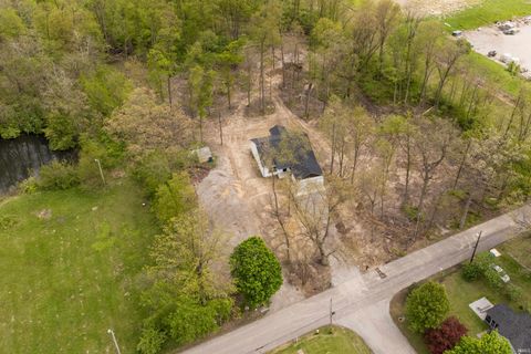 Tiny photo for 2611 Sheridan Road, Fort Wayne, IN 46803 (MLS # 202616386)