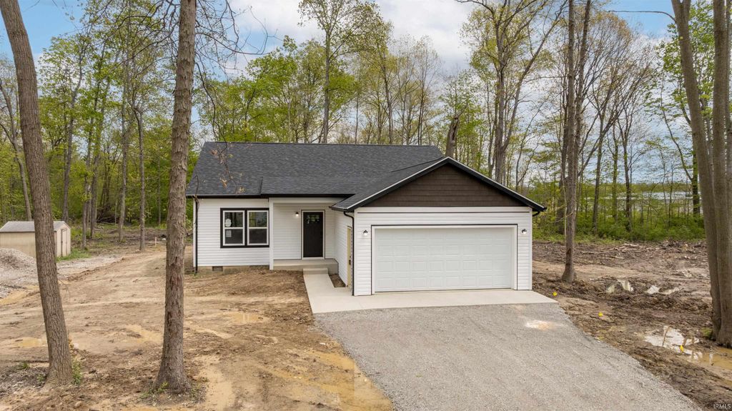 Photo of 2611 Sheridan Road, Fort Wayne, IN 46803 (MLS # 202616386)