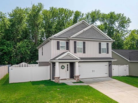 Photo of 1041 Frost Drive, Evansville, IN 47725 (MLS # 202608187)