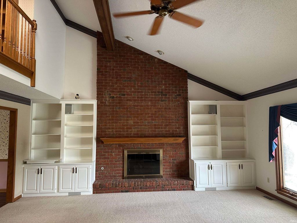 Photo of 2528 E Saint Thomas Point, Fort Wayne, IN 46815 (MLS # 202541132)