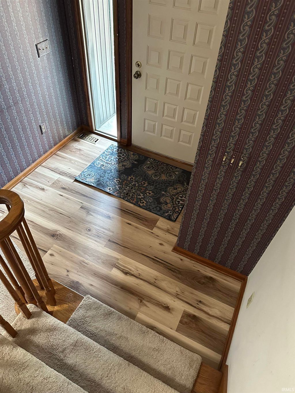 Photo of 2528 E Saint Thomas Point, Fort Wayne, IN 46815 (MLS # 202541132)