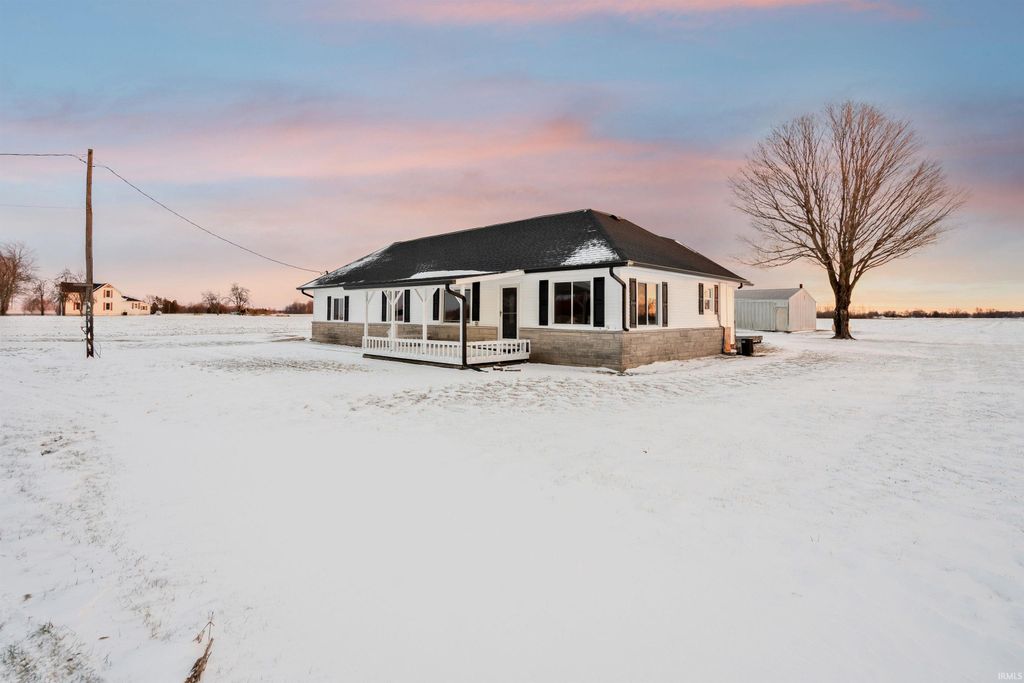 Photo of 133 E 700 N, Sharpsville, IN 46068 (MLS # 202549005)