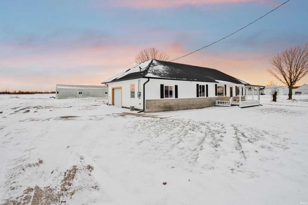 Photo of 133 E 700 N, Sharpsville, IN 46068 (MLS # 202549005)