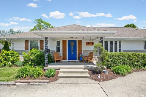 Photo of 1505 El Prado Avenue, Lafayette, IN 47905 (MLS # 202617300)
