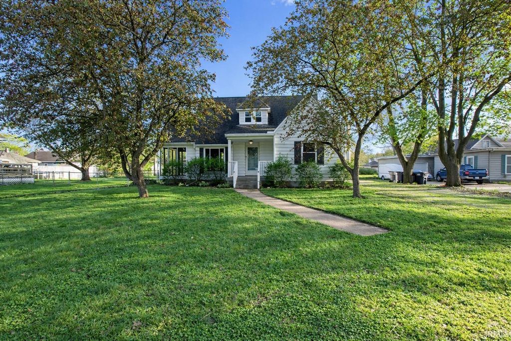 Photo of 1423 S Strong Avenue, Elkhart, IN 46514 (MLS # 202613885)