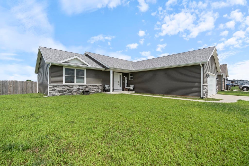 Photo of 20605 Matthew Drive, Milford, IN 46542 (MLS # 202633863)