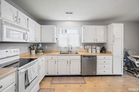 Tiny photo for 911 Shore Bend Boulevard, Kokomo, IN 46902 (MLS # 202613844)