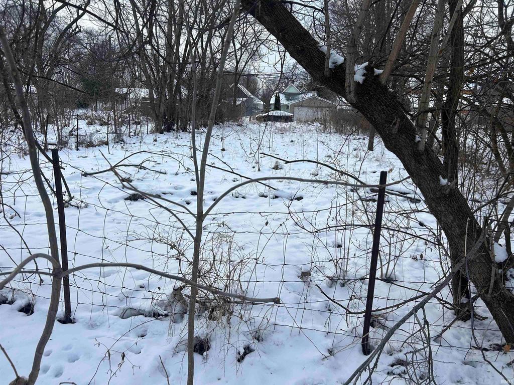 Photo of 513 S Walnut Street, South Bend, IN 46628 (MLS # 202600229)