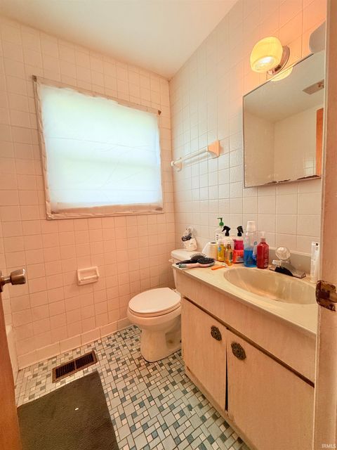 Tiny photo for 706 Alabama Court, Marion, IN 46953 (MLS # 202618749)