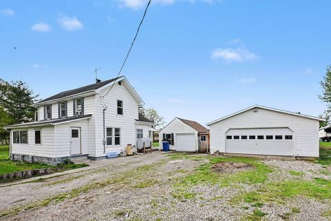 Photo of 465 E 500 N, Peru, IN 46970 (MLS # 202618391)