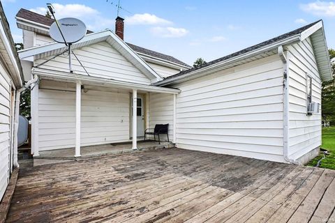 Tiny photo for 465 E 500 N, Peru, IN 46970 (MLS # 202618391)