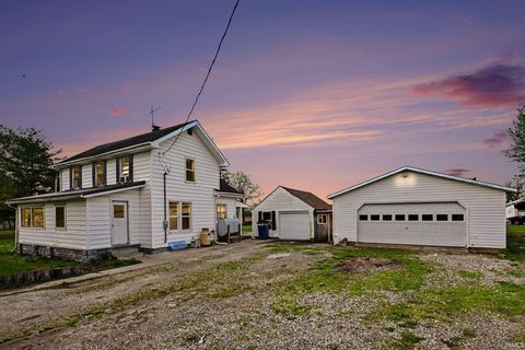 Tiny photo for 465 E 500 N, Peru, IN 46970 (MLS # 202618391)