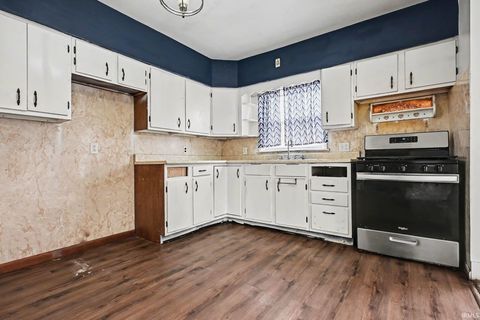 Tiny photo for 465 E 500 N, Peru, IN 46970 (MLS # 202618391)