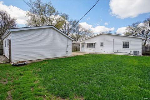 Tiny photo for 1925 Whitcomb Avenue, Lafayette, IN 47904 (MLS # 202611890)