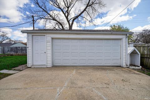 Tiny photo for 1925 Whitcomb Avenue, Lafayette, IN 47904 (MLS # 202611890)