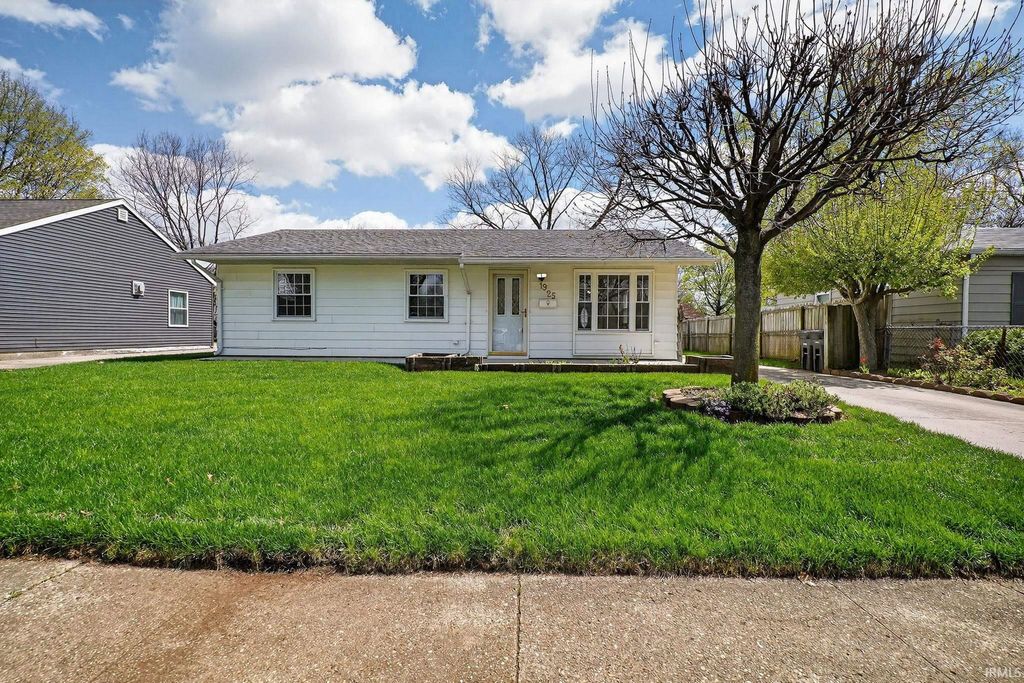 Photo of 1925 Whitcomb Avenue, Lafayette, IN 47904 (MLS # 202611890)