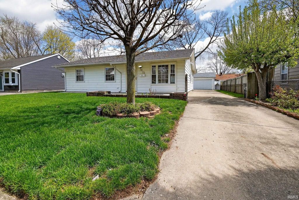 Photo of 1925 Whitcomb Avenue, Lafayette, IN 47904 (MLS # 202611890)