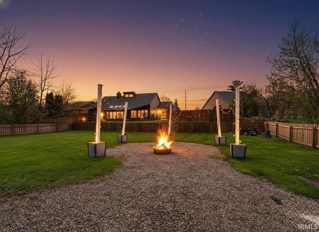 Photo of 1103 Candlewood Way, Fort Wayne, IN 46845 (MLS # 202613461)