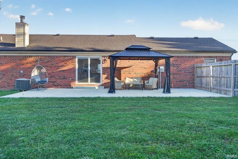 Tiny photo for 1397 E New Road, Greenfield, IN 46140 (MLS # 202640703)