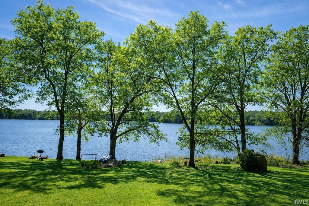 Photo of 67833 Lake Trail Road, Lakeville, IN 46536 (MLS # 202610225)