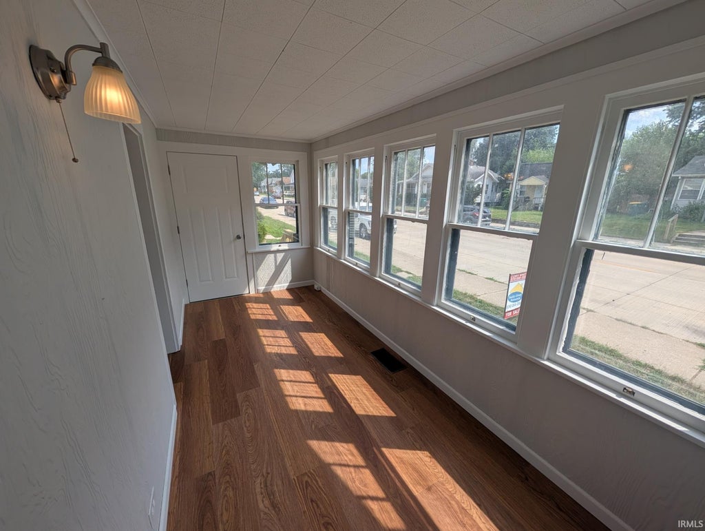 Photo of 122 E 13th Street, Mishawaka, IN 46544 (MLS # 202636481)