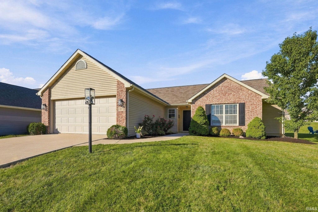 Photo of 8928 Strathmore Lane, Fort Wayne, IN 46818 (MLS # 202644109)