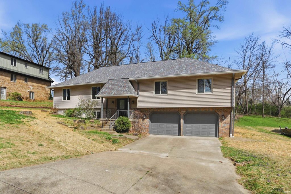 Photo of 5122 Woodridge Drive, Newburgh, IN 47630 (MLS # 202611262)