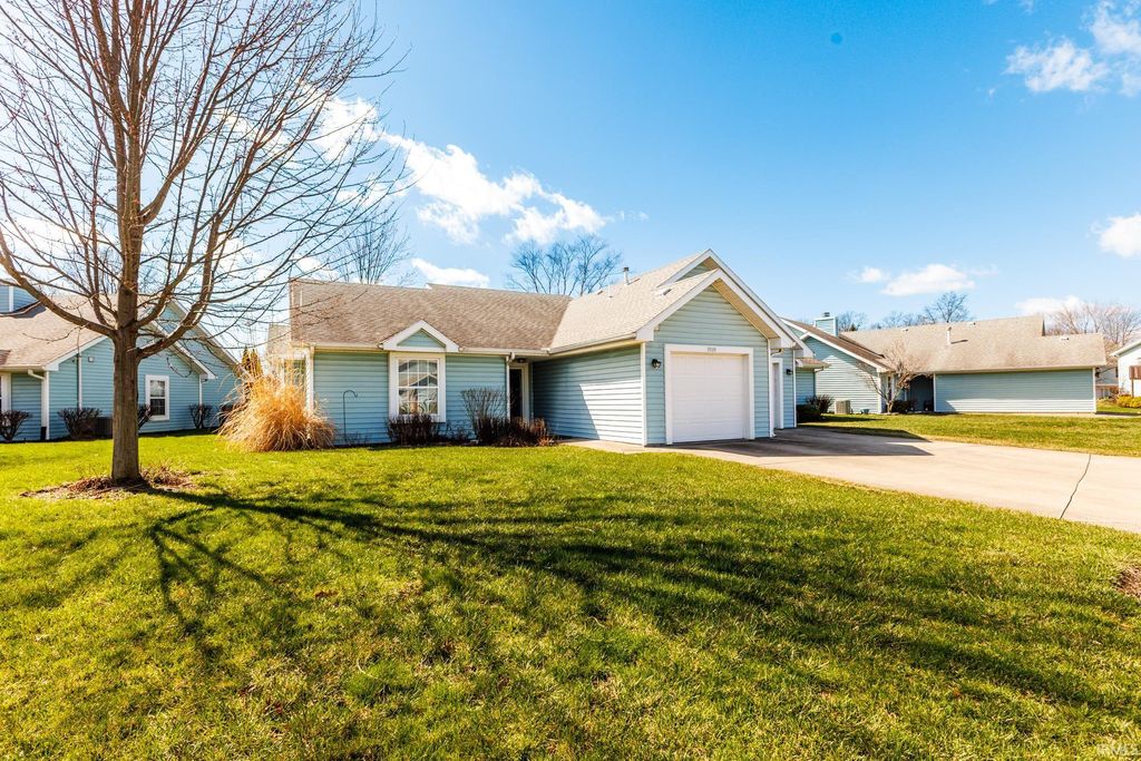 Photo of 3909 N Lakeside Drive, Muncie, IN 47304 (MLS # 202608298)