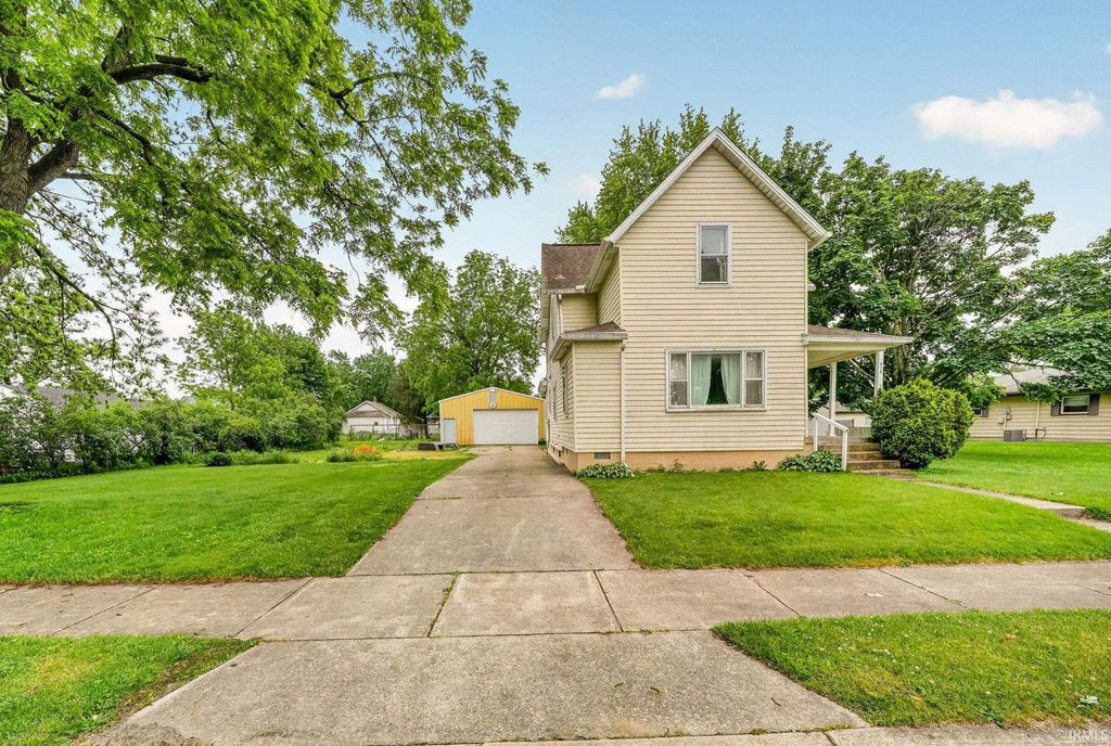 Photo of 717 E 7th Street, Mishawaka, IN 46544 (MLS # 202619895)