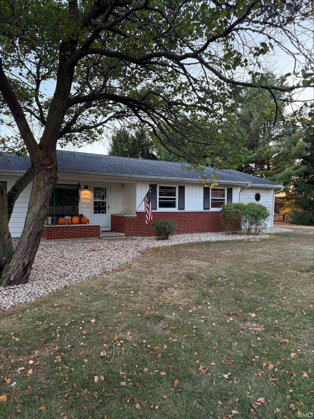 Photo of 7635 W State Road 16 Road, Roann, IN 46974 (MLS # 202541306)