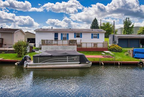 Photo of 260 Lane 103 Crooked Lake Lk, Angola, IN 46703 (MLS # 202614929)