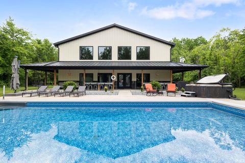 Photo of 10810 Douglas Rd RD, Osceola, IN 46561 (MLS # 202623028)