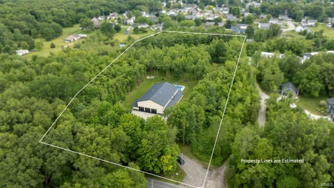 Tiny photo for 10810 Douglas Rd RD, Osceola, IN 46561 (MLS # 202623028)