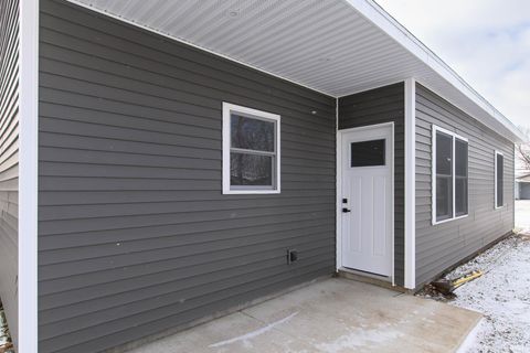 Tiny photo for 302 W Canal Street, Peru, IN 46970 (MLS # 202600264)