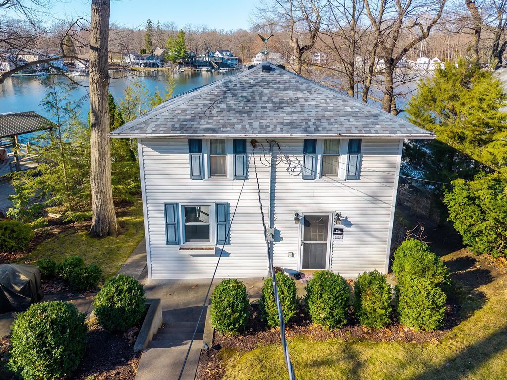 Photo of 796 Lakeside Drive, Rome City, IN 46784 (MLS # 202607690)